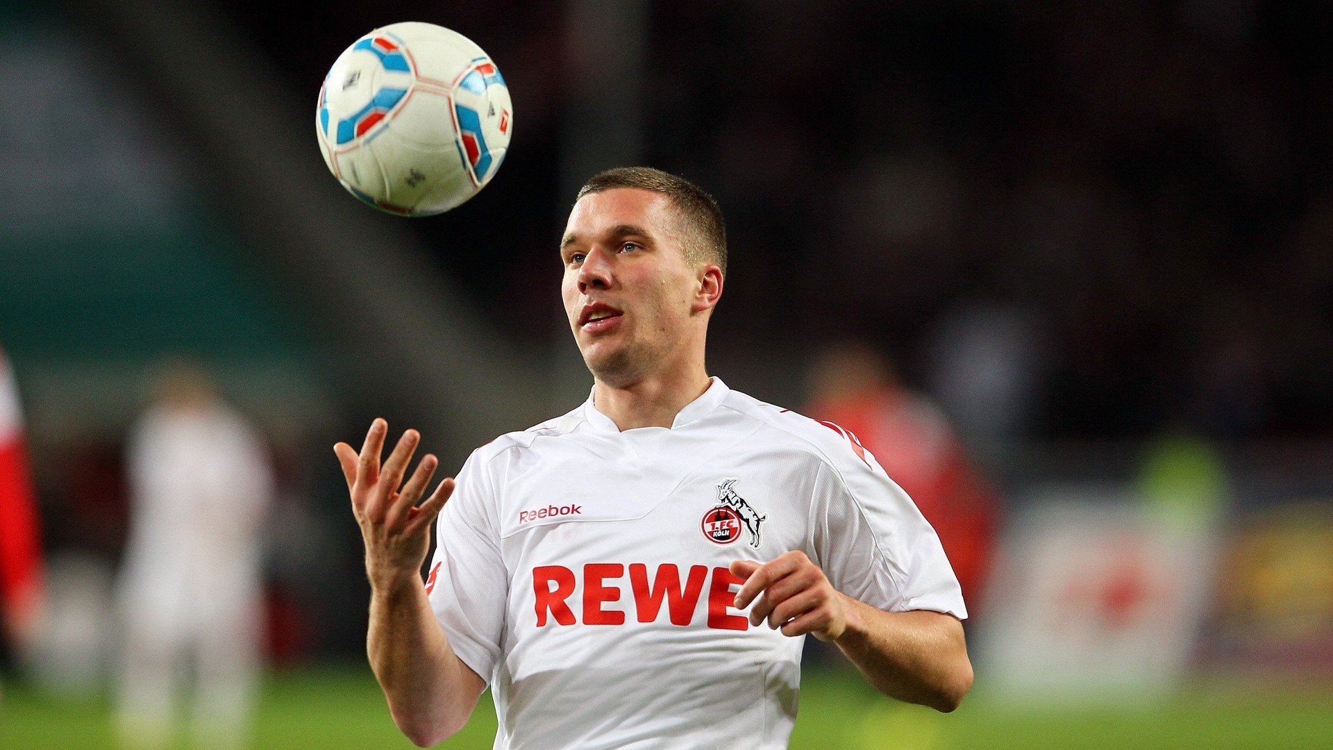 九游体育网页版-德甲荣誉战：白刃战中的精彩拼抢，德甲荣誉战_白刃战中的精彩拼抢怎么打